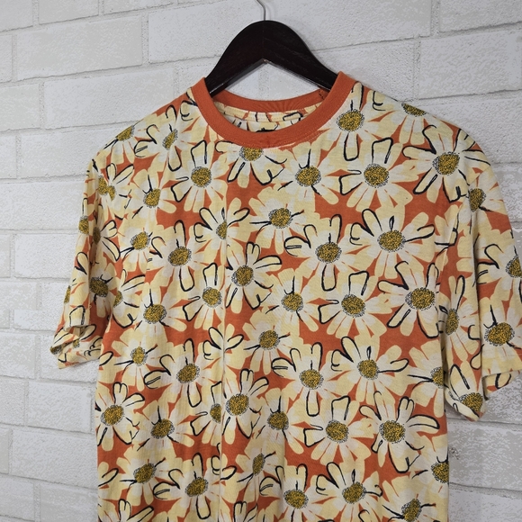 Super Massive super cute floral tee - Picture 4 of 12